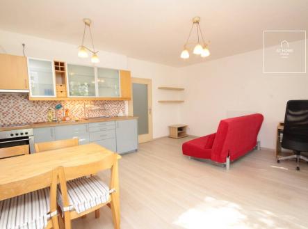 Bez popisku | Pronájem bytu, 1+kk, 42 m²