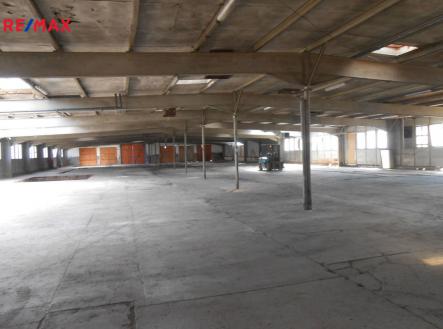Pronájem - výrobní prostor, 2 100 m²