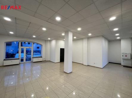 Pronájem - obchodní prostor, 96 m²