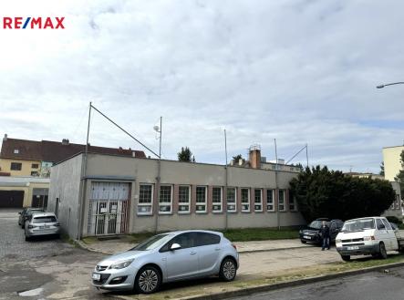 Pronájem - obchodní prostor, 267 m² obrázek