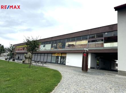 Pronájem - obchodní prostor, 360 m² obrázek