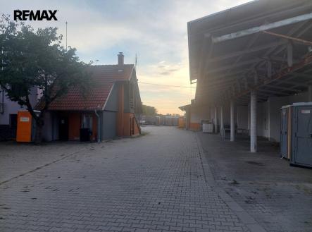 20240814-185439-resized.jpg | Pronájem - skladovací prostor, 1 200 m²