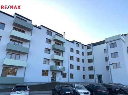 Pronájem bytu, 1+kk, 35 m² obrázek