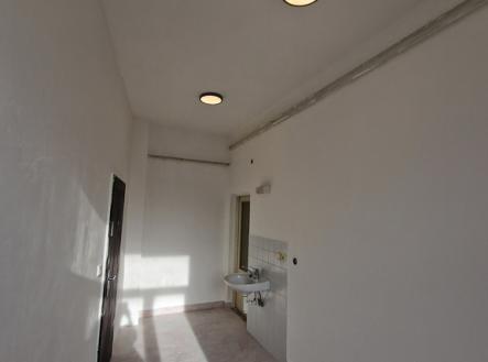 20231005-090234.jpg | Pronájem - obchodní prostor, 153 m²