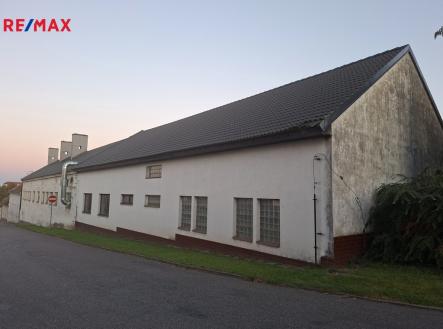 20250819-200628-resized.jpg | Prodej - výrobní prostor, 4 653 m²