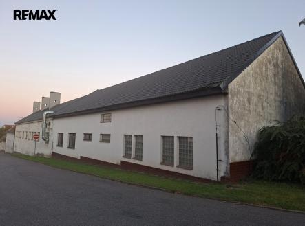 20250819-200628-resized.jpg | Prodej - výrobní prostor, 4 653 m²