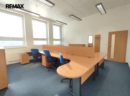 img-20230823-081727.jpg | Pronájem - kanceláře, 31 m²