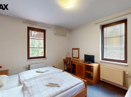 09282025-102518.jpg | Prodej - hotel, 3 300 m²