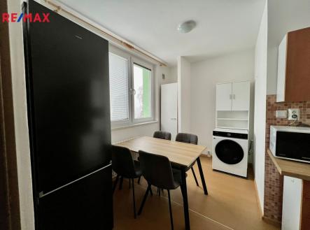 whatsapp-image-2026-02-04-at-14.38.51-2.jpeg | Pronájem bytu, 2+1, 56 m²