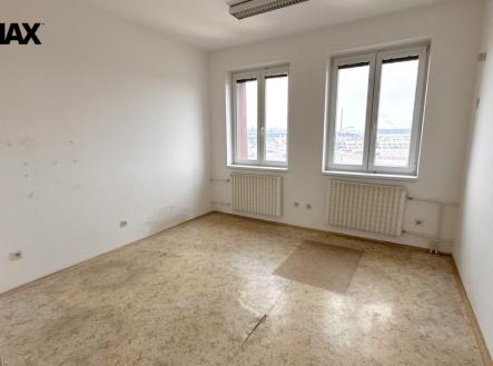 img-5747.jpeg | Pronájem - kanceláře, 15 m²