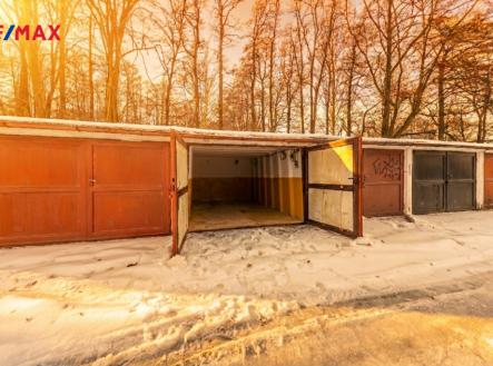 gemini-generated-image-2cowhm2cowhm2cow.png | Prodej - malý objekt/garáž