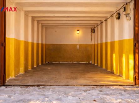 slunne-zimni-odpoledne-v-garazi.png | Prodej - malý objekt/garáž