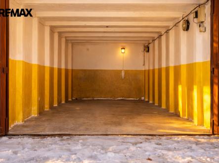 slunne-zimni-odpoledne-v-garazi.png | Prodej - malý objekt/garáž