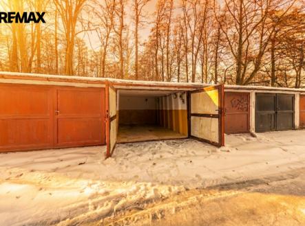 gemini-generated-image-2cowhm2cowhm2cow.png | Prodej - malý objekt/garáž