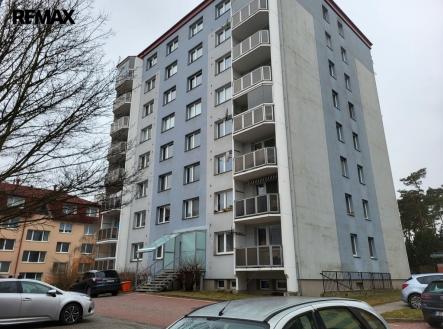Vchod do domu | Pronájem bytu, 3+1, 73 m²