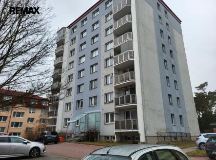 Vchod do domu | Pronájem bytu, 3+1, 73 m²