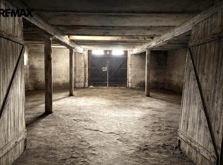 302a2105-0b4c-4219-8382-02d339cd8bb4.jpeg | Prodej - zemědělský objekt, 3 108 m²