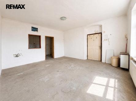 obyvak-1.jpeg | Prodej bytu, 1+kk, 33 m²