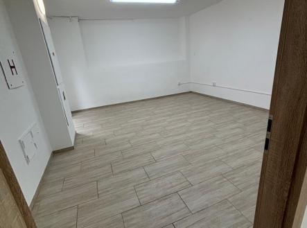 whatsapp-image-2026-05-31-at-18.14.19.jpeg | Pronájem - obchodní prostor, 62 m²