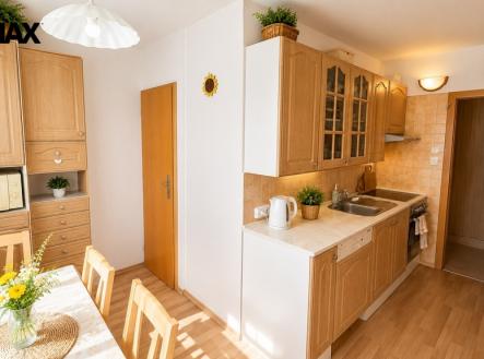 chatgpt-image-4.6.2026-13-49-32.jpg | Prodej bytu, 3+1, 66 m²