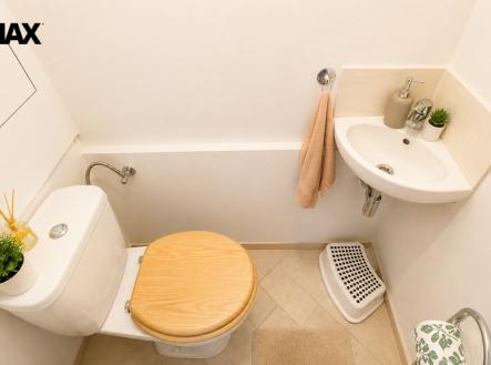 chatgpt-image-4.6.2026-13-48-36.jpg | Prodej bytu, 3+1, 66 m²