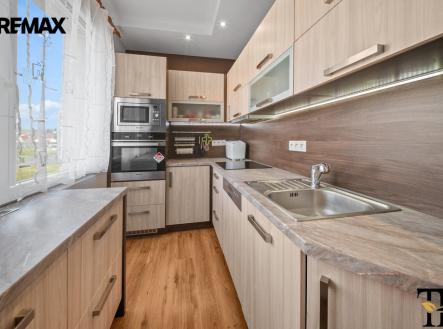 foto-s-logem.jpg | Prodej bytu, 3+1, 78 m²