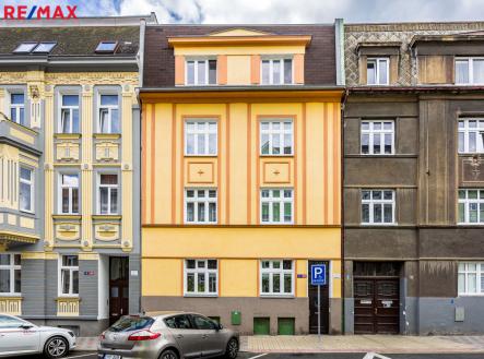 Pohled na dům v ulici Ruská, Teplice | Prodej - nájemní dům, 294 m²