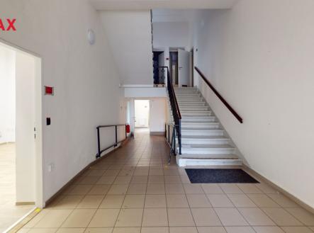 komercni-budova-ul-velka-hradebni-usti-nad-labem-hallway.jpg | Pronájem - kanceláře, 649 m²