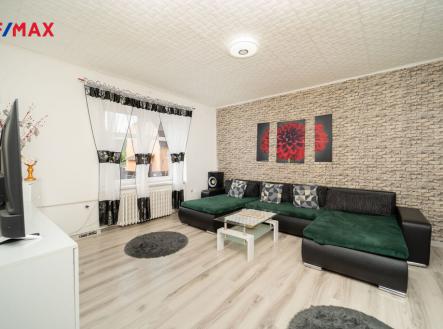 Prodej - nájemní dům, 324 m²