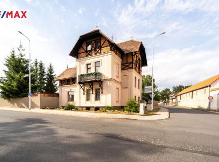 rodinny-dum-postoloprty-michal-vais-remax001.jpg | Prodej - dům/vila, 243 m²