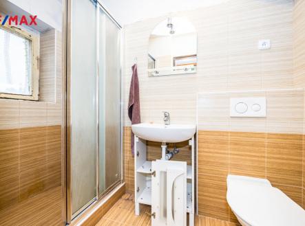 Koupelna se sprchovým koutem | Prodej - dům/vila, 105 m²