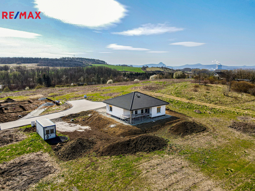 novostavba-rodinny-dum-kladruby-martin-strojsa-remax-reality001.jpg