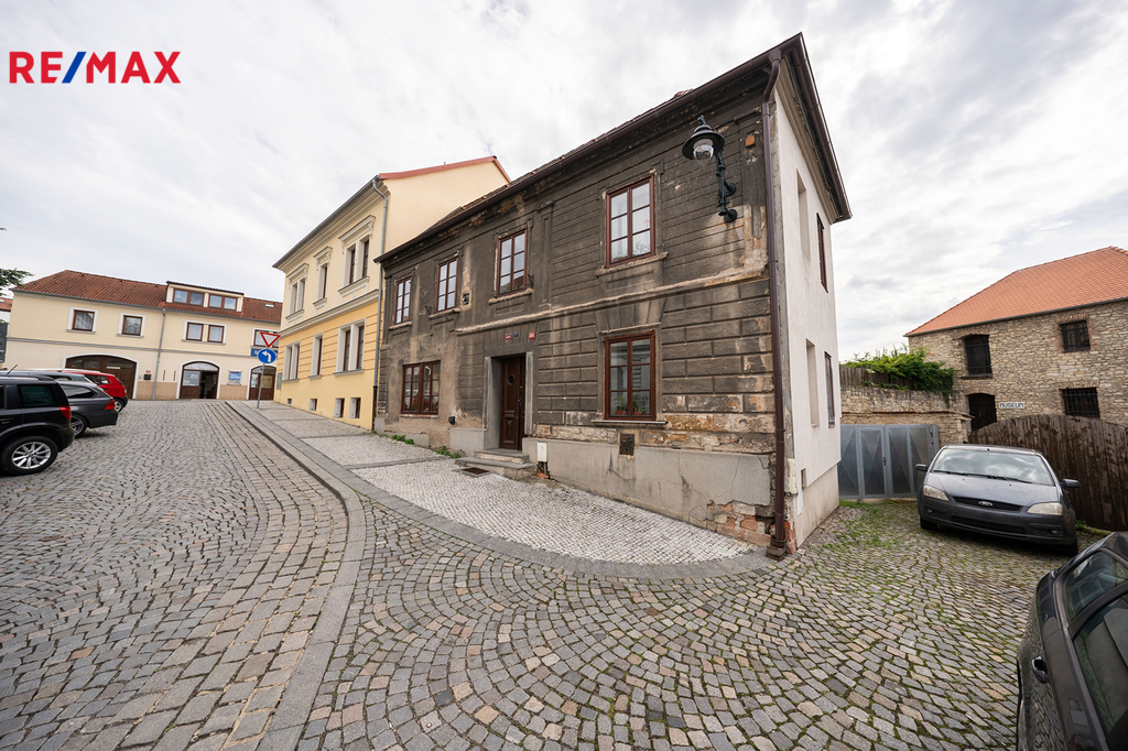 rodinny-dum-sladovnicka-louny-michal-vais-remax-reality001.jpg