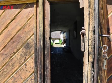 5.jpg | Prodej - dům/vila, 1 042 m²