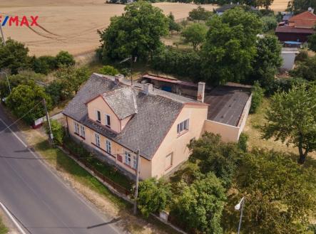 rodinny-dum-krasny-dvur-michal-vais-remax-reality001.jpg | Prodej - dům/vila, 241 m²