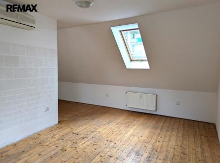 03.jpg | Pronájem bytu, 1+1, 65 m²