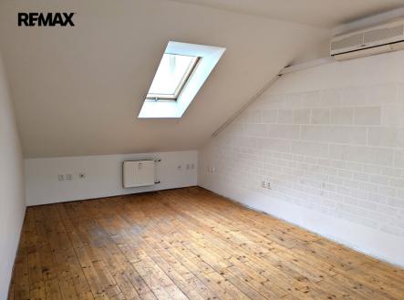 02.jpg | Pronájem bytu, 1+1, 65 m²