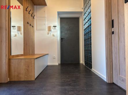 chodba | Pronájem bytu, 2+kk, 65 m²