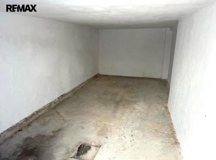 vnitrek2.jpeg | Prodej - malý objekt/garáž