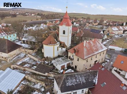 rodinny-dum-opocno-u-loun-michal-vais-remax-reality004.jpg | Prodej - dům/vila, 219 m²