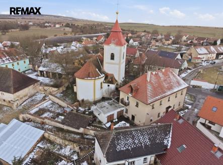 rodinny-dum-opocno-u-loun-michal-vais-remax-reality004.jpg | Prodej - dům/vila, 219 m²