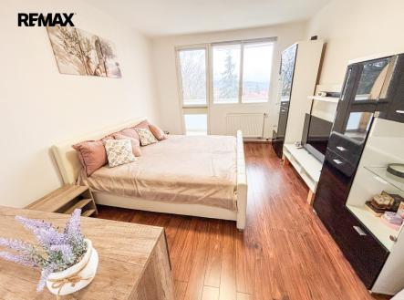 ložnice s balkónem | Pronájem bytu, 2+1, 53 m²