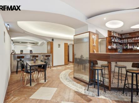 pronajem-bar-lidicke-namesti-usti-nad-labem-remax-reality-michal-vais003.jpg | Pronájem - restaurace, 140 m²