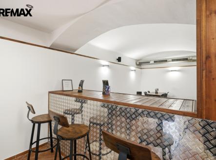 pronajem-bar-lidicke-namesti-usti-nad-labem-remax-reality-michal-vais005.jpg | Pronájem - restaurace, 140 m²