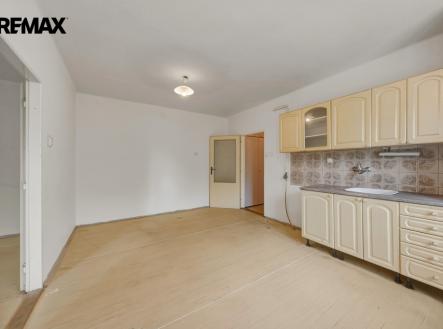 byt-prazska-zatec-remax-reality-michal-vais003.jpg | Prodej bytu, 1+1, 48 m²
