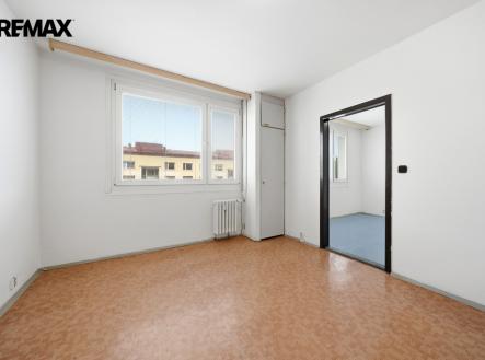 byt-17-listopadu-usti-nad-labem-michal-vais-reality-makler-remax003.jpg | Prodej bytu, 1+1, 33 m²