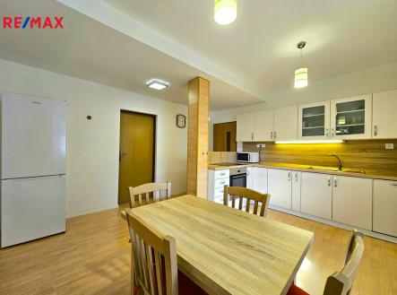 20250503-212538.jpg | Prodej - dům/vila, 230 m²
