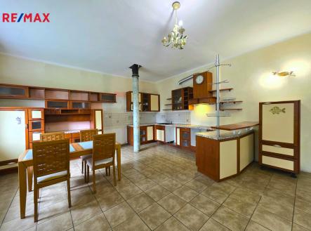 20250507-181725.jpg | Prodej - dům/vila, 732 m²