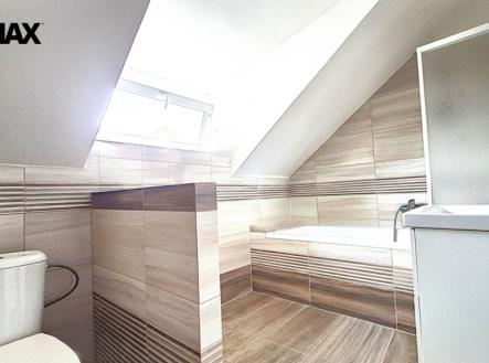 firefly-20250930081345.png | Prodej bytu, 3+1, 80 m²