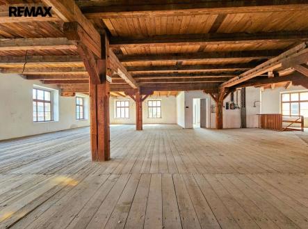 20250911-112602.jpg | Prodej - skladovací prostor, 2 000 m²